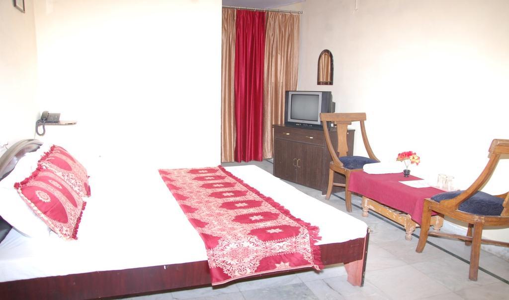 Hotel Arsh International ナイニタール 部屋 写真