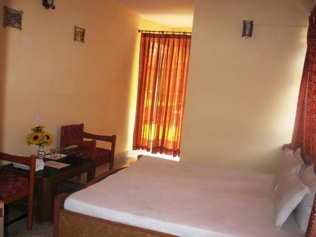 Hotel Arsh International ナイニタール 部屋 写真